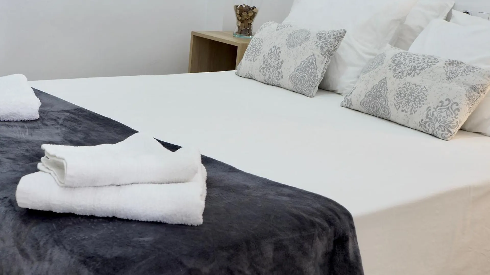 Apartamento Cruz Roja A Seville Spain